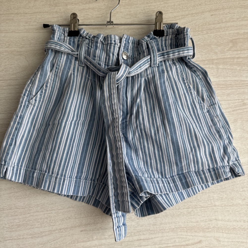 American Eagle Blue Stripe Paperbag Denim Mom Shorts Sz 2